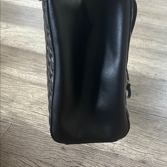 Versace Medusa Quilted Nappa Tote Bag and Attached Wallet Pouch - Picture 17 of 17